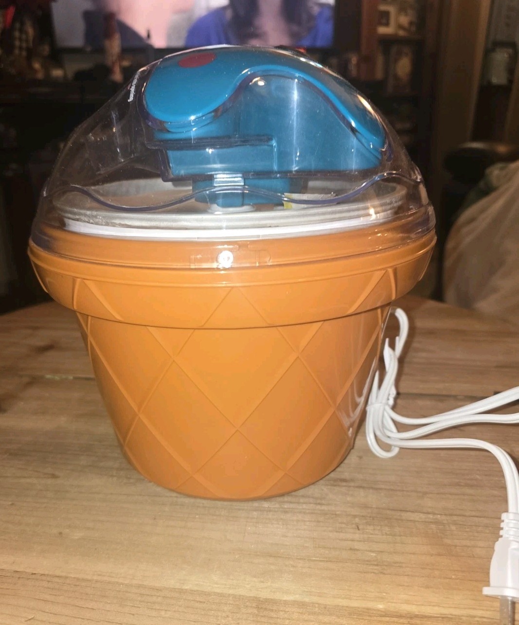 RivalFrozenDelights 1.5 Qt Brand New Ice Cream Maker Model FRRVGL015-BLU NO BOX