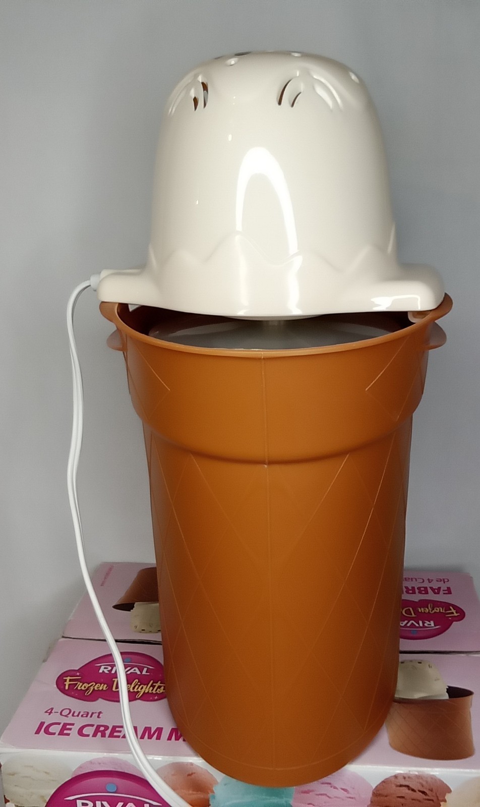 Vintage Y2K Era Rival Ice Cream Maker With Original Box 4 Quart New Arrival