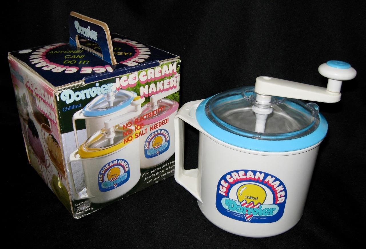 Donvier Ice Cream Maker Chillfast Blue Rim 1 Pint in Box ~ Great Condition!