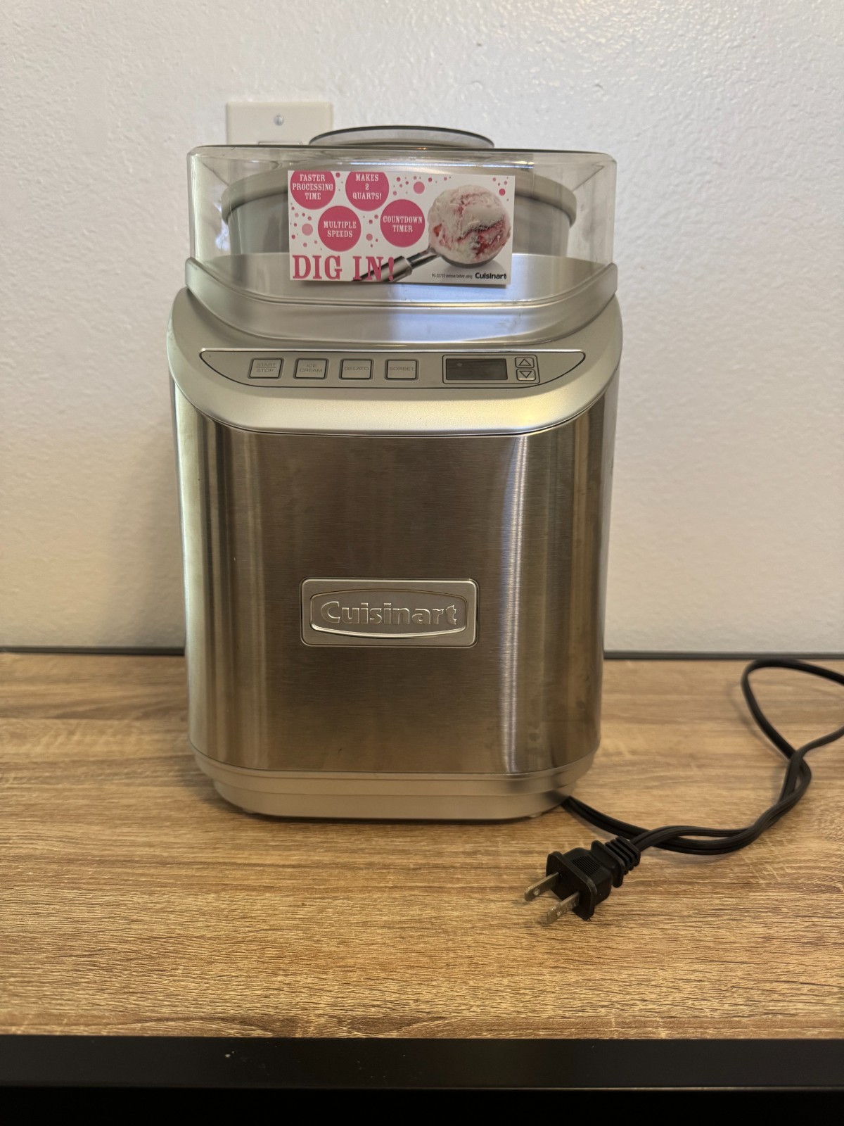 cuisinart ice cream maker (frozen yogurt, gelato, sorbet) barely used