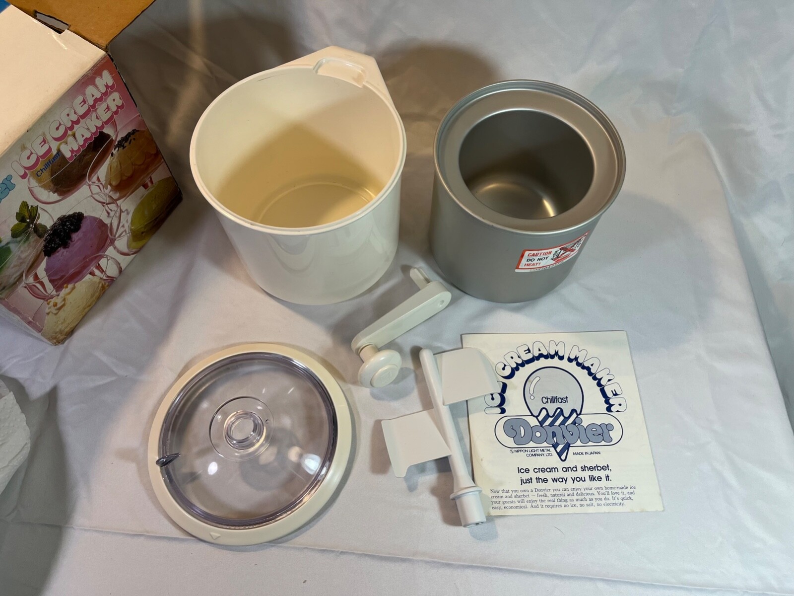 1 Pint Donvier ChillFast Ice Cream Maker WHITE with Original Box Instructions