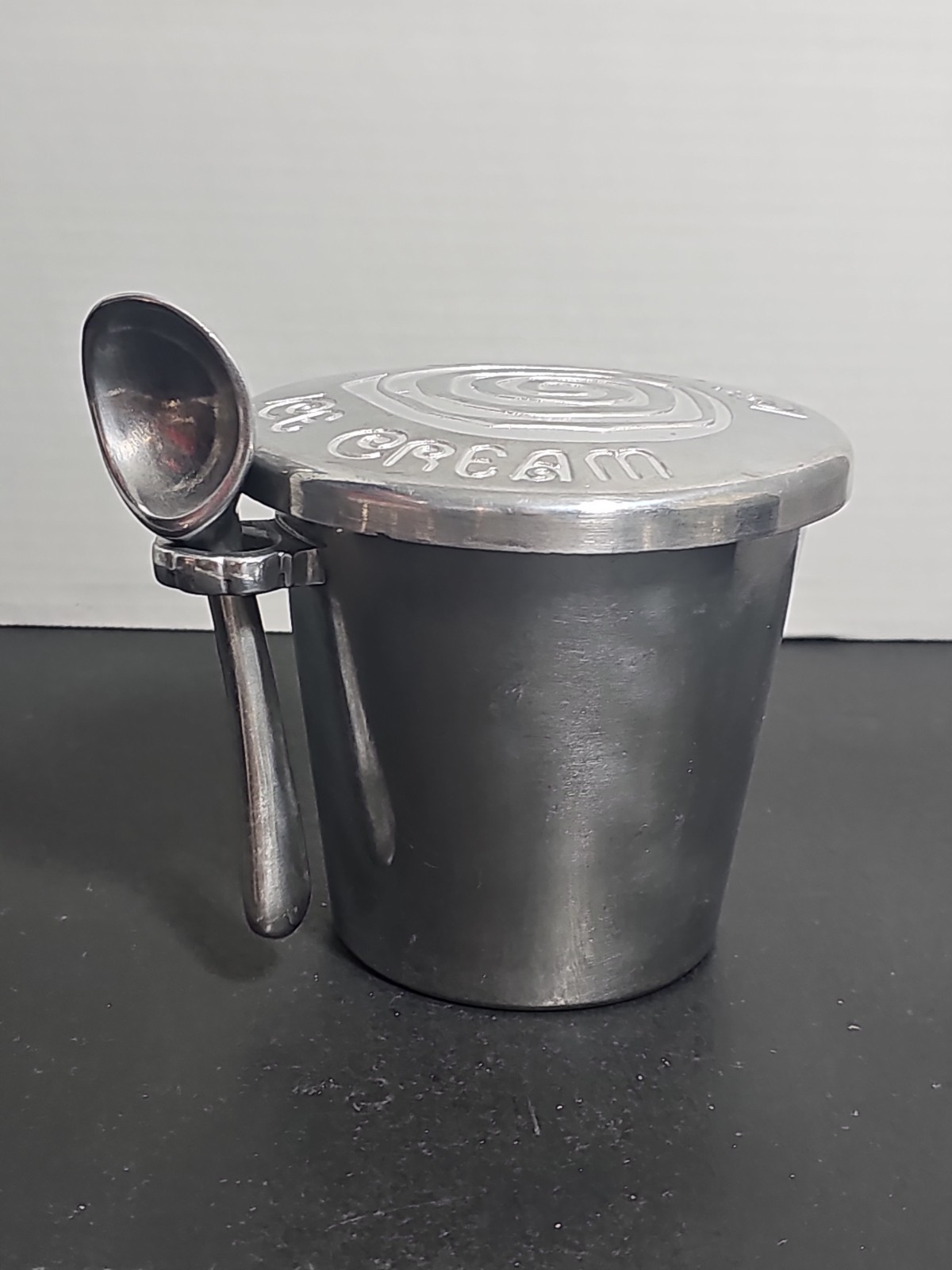 Wild Eye Designs Aluminum 1 Pint Ice Cream Server Container with Spoon