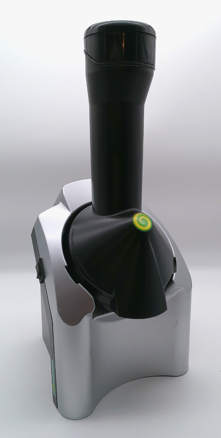 Yonanas Deluxe Ice Cream Frozen Yogurt Treat Maker Black Silver Dole Model 901