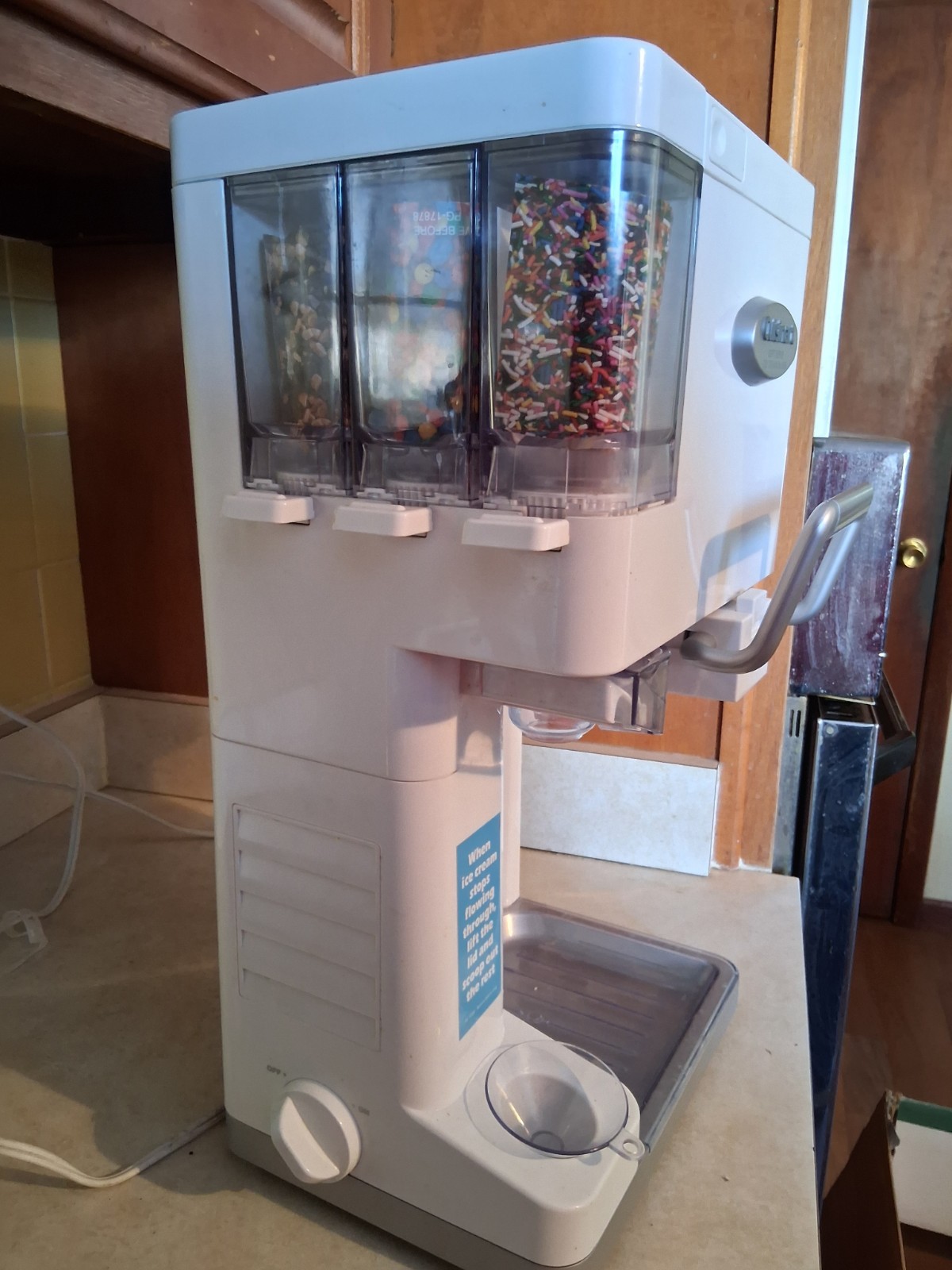 Cuisinart- 1.5 QT. MIX IT IN Soft Serve Ice Cream Maker. MODEL ICE-45.