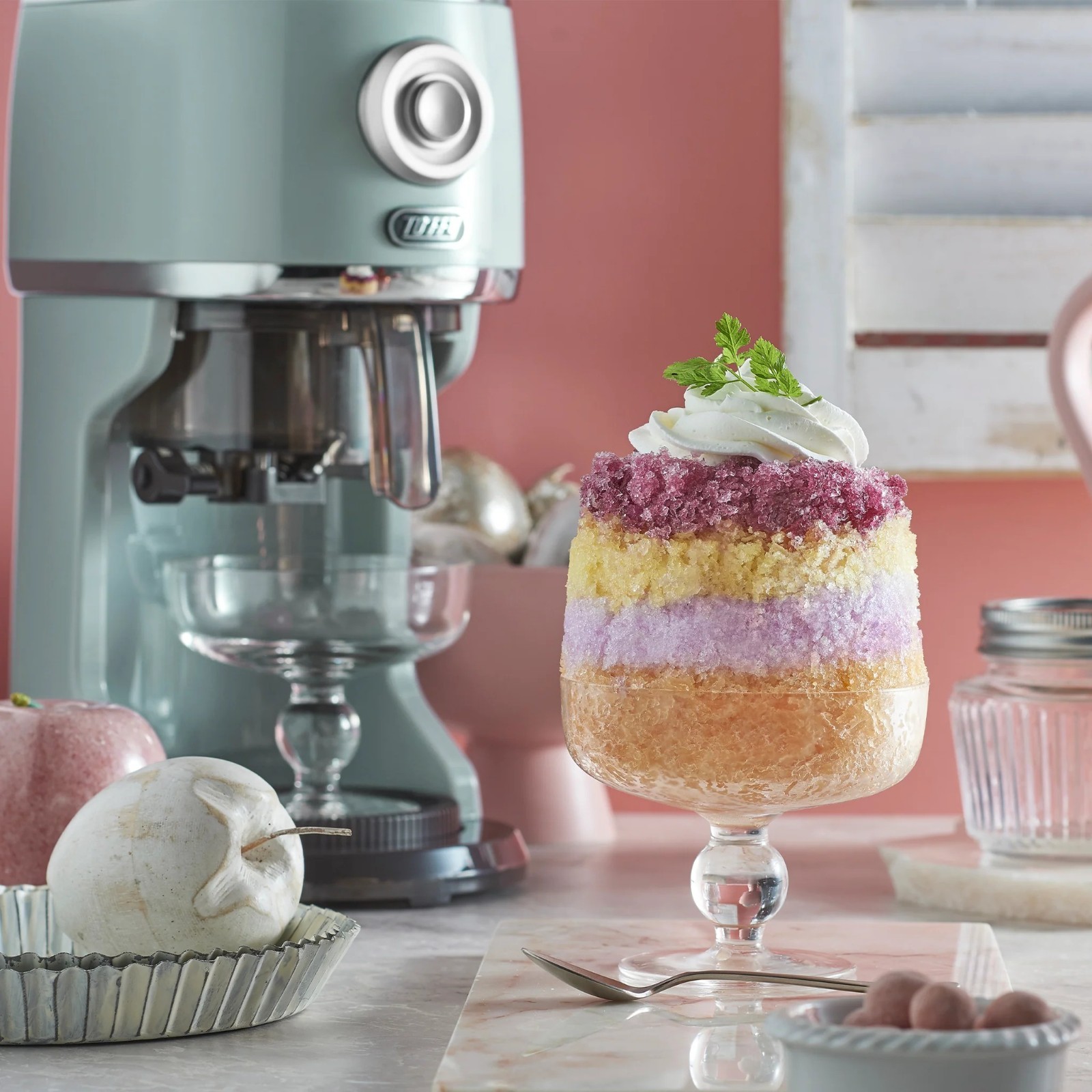 Toffy K-IS14-PA Electric Shaved Ice Machine Fluffy Snow Cone Maker Compact Style