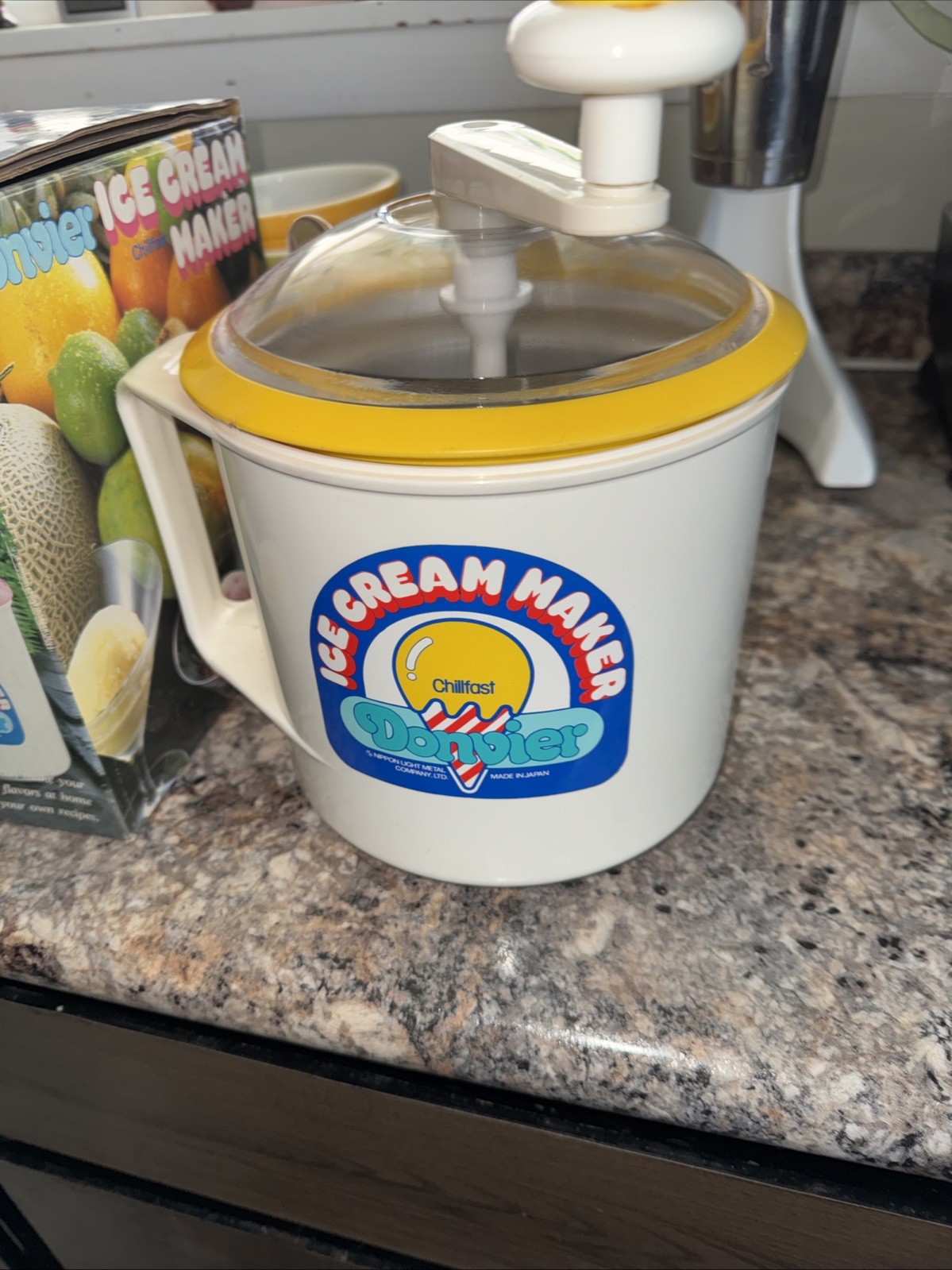 Donvier Vintage Chillfast Ice Cream Maker 1 Quart 2 Pints Yellow Rim Japan