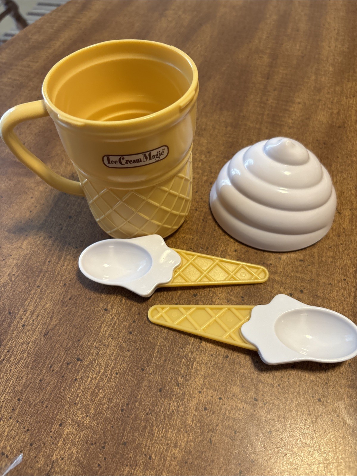 Vintage Ice Cream Magic Personal Ice Cream Maker Yellow/White with 2 Spoons EUC