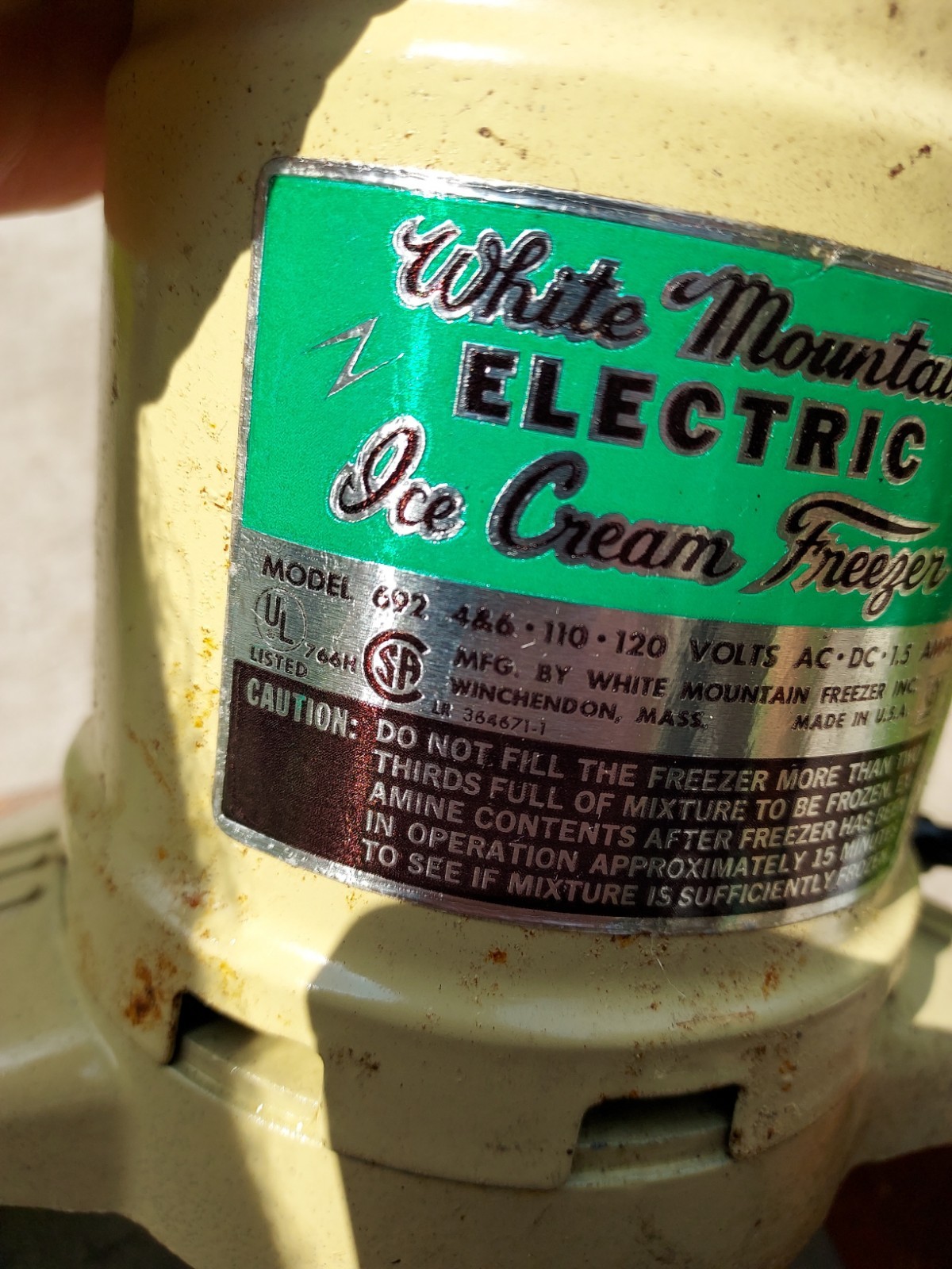 VTG WHITE MOUNTAIN 6 QUART ELECTRIC ICE CREAM FREEZER