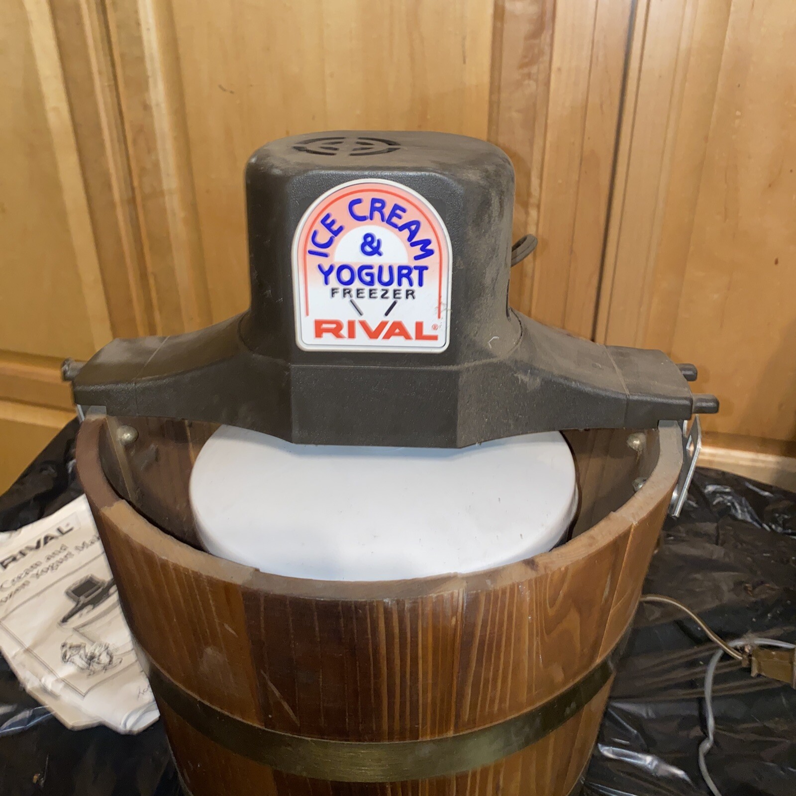 RIVAL ICE CREAM MAKER SELECT 8550 X 5 QT 40 SERVINGS MACHINE WOOD BUCKET WORKS