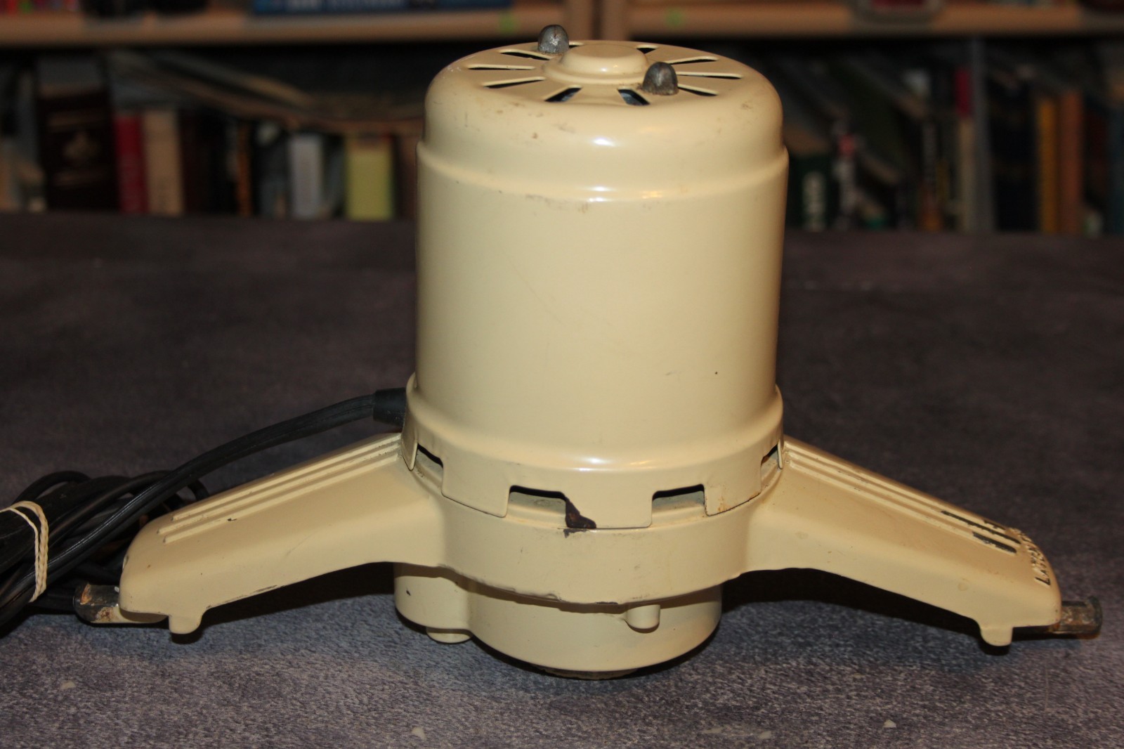 White Mountain Model F69204 Ice Cream Freezer Maker, Motor Only for 4 Qt. Maker