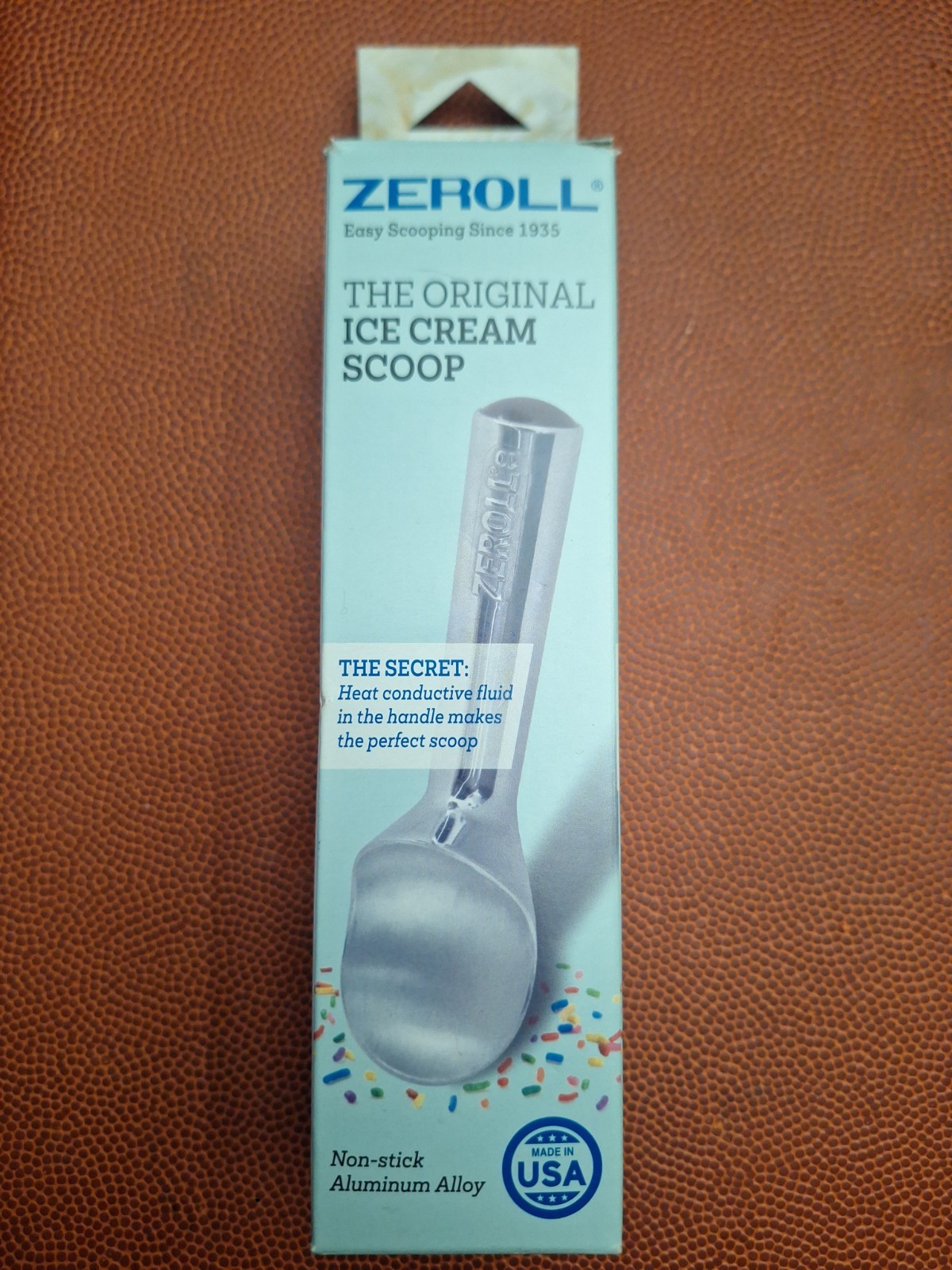 Zeroll Ice Cream Scoop with Unique Liquid Filled Heat 4-Ounce, Silver New