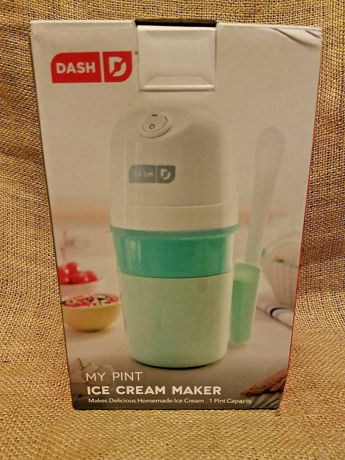 Dash My Pint Ice Cream Sorbet Yogurt Maker Aqua White Appliance – Brand New