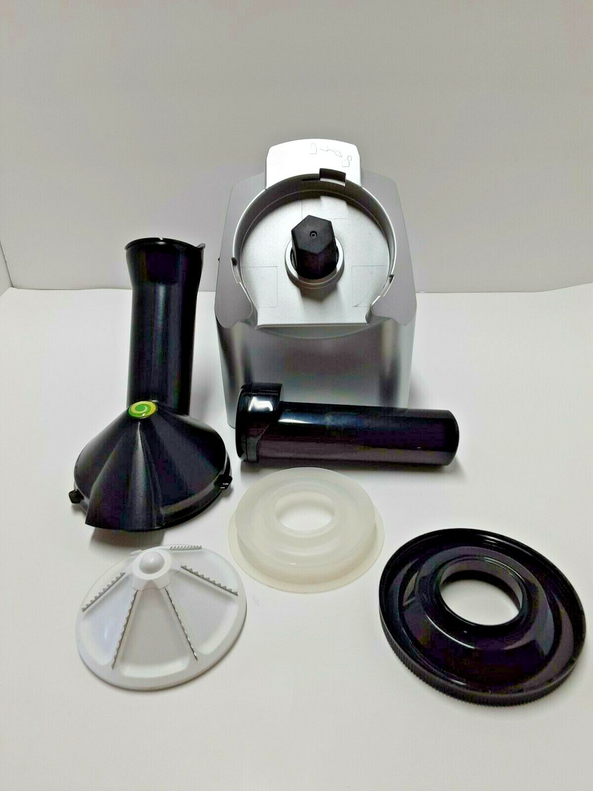 Dole Yonanas 901 Frozen Dessert Machine Maker Electric Healthy Frozen Treat
