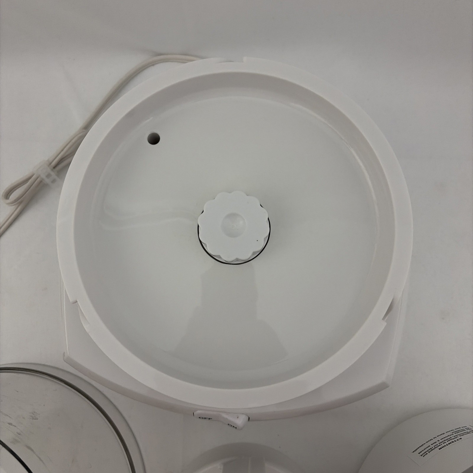 Cuisinart Frozen Yogert Ice Cream Maker Model #ICE21 in White Tested