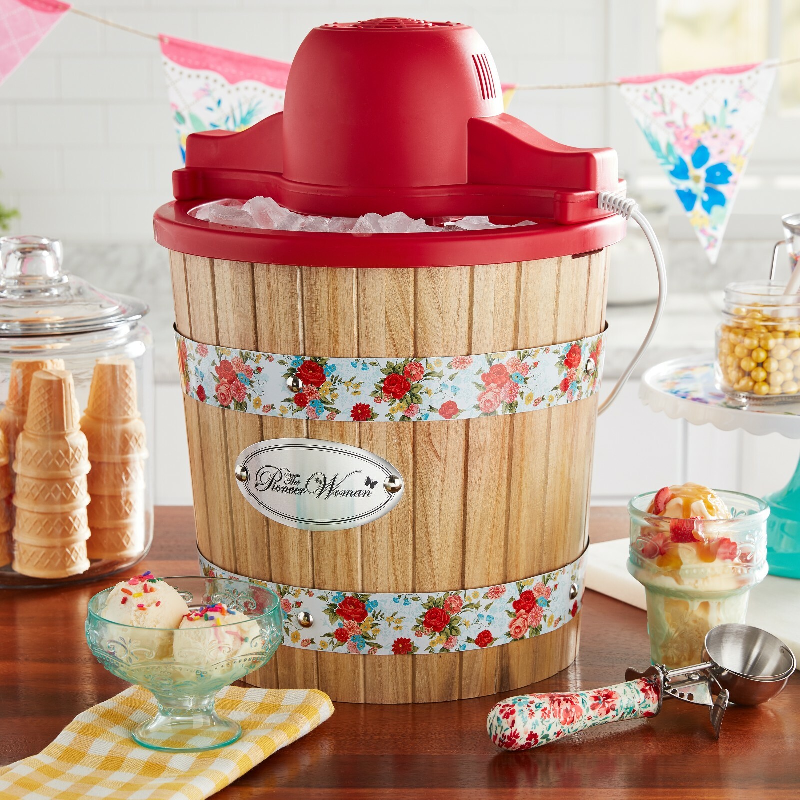 Pioneer Woman Ice Cream Maker Sweet Rose Floral Wood Barril Red Bucket 4 quart