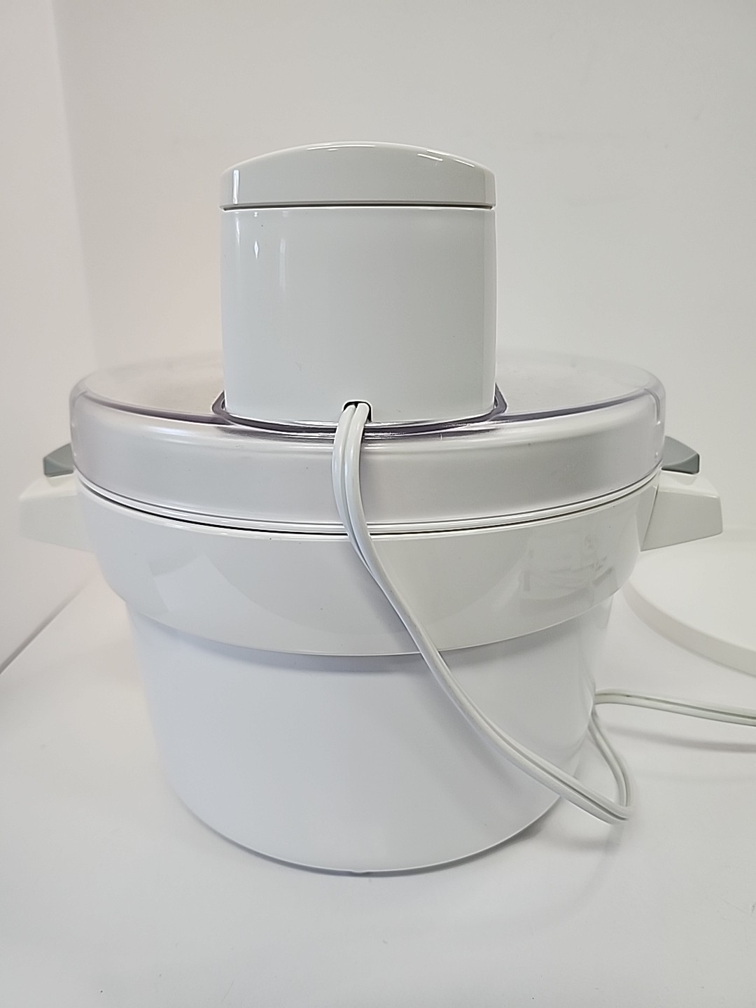 KRUPS Ice cream Maker Model GVS 142/6RO Machine W/ Instruction booklet White