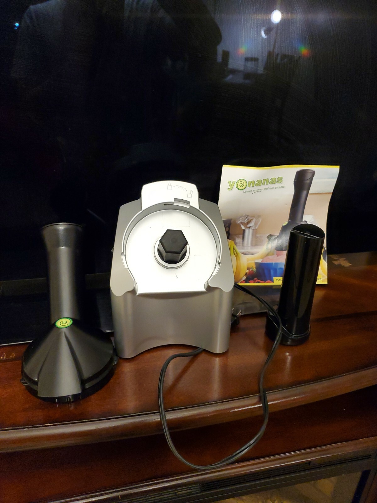 Yonanas Deluxe Ice Cream Frozen Yogurt Treat Maker Black Silver Dole Model 901