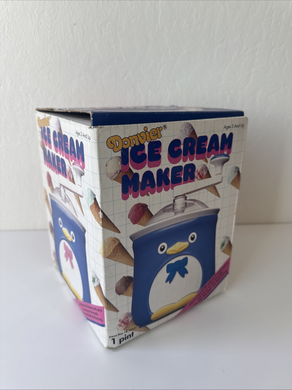 1980s Donvier Chilly the Blue Penguin Manual Hand Crank Ice Cream Maker 1 PINT