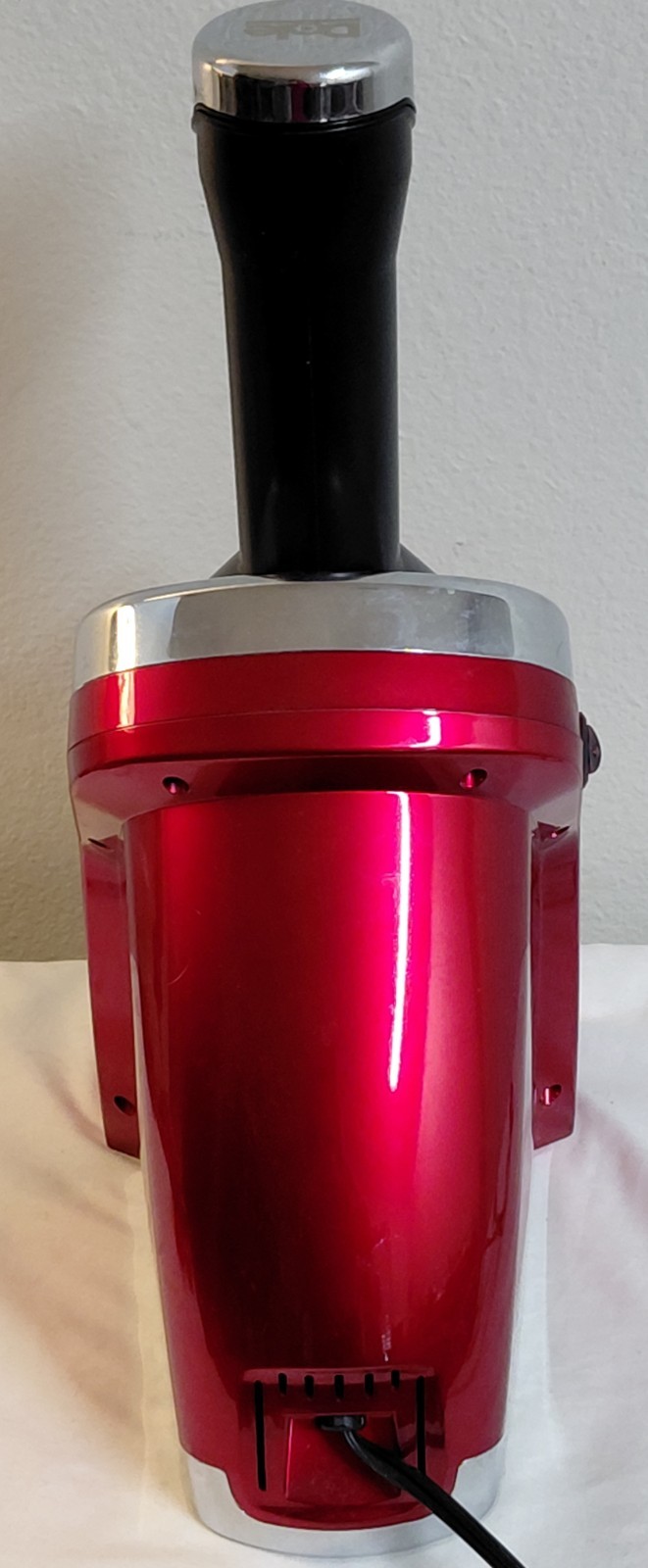 Yonanas Deluxe Frozen Fruit Soft Serve Dessert Maker Red Chrome 200W Tested