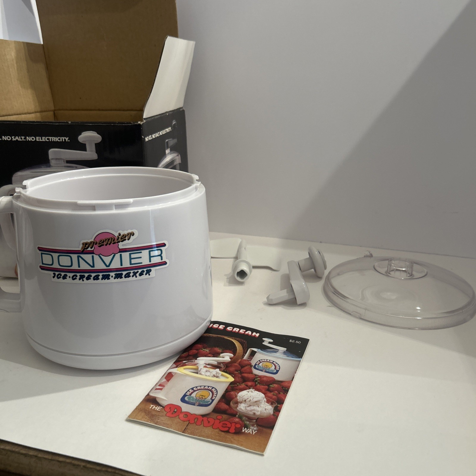 Donvier Premier Ice Cream Maker 1 Pint Manual Hand Crank – Open Box
