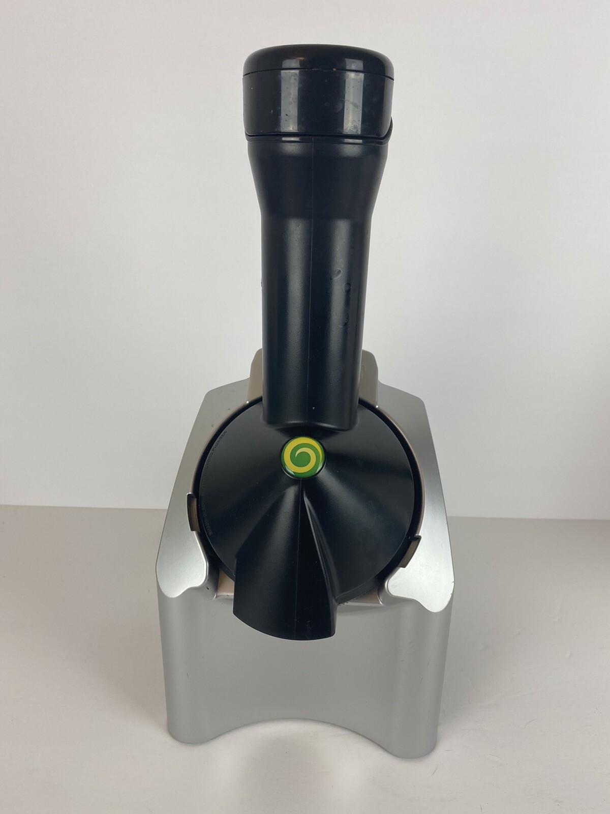 Yonanas Deluxe Ice Cream Frozen Yogurt Treat Maker Black Silver Dole Model 901