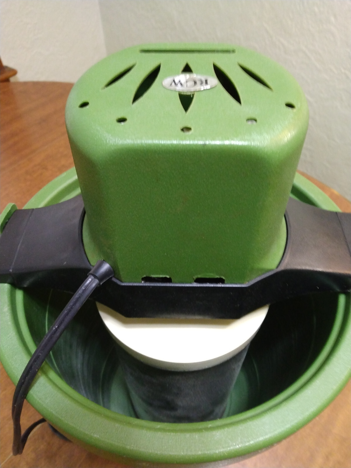 Richmond Cedar Ice Cream Maker Freezer Electric 4 quart Model 71 Working