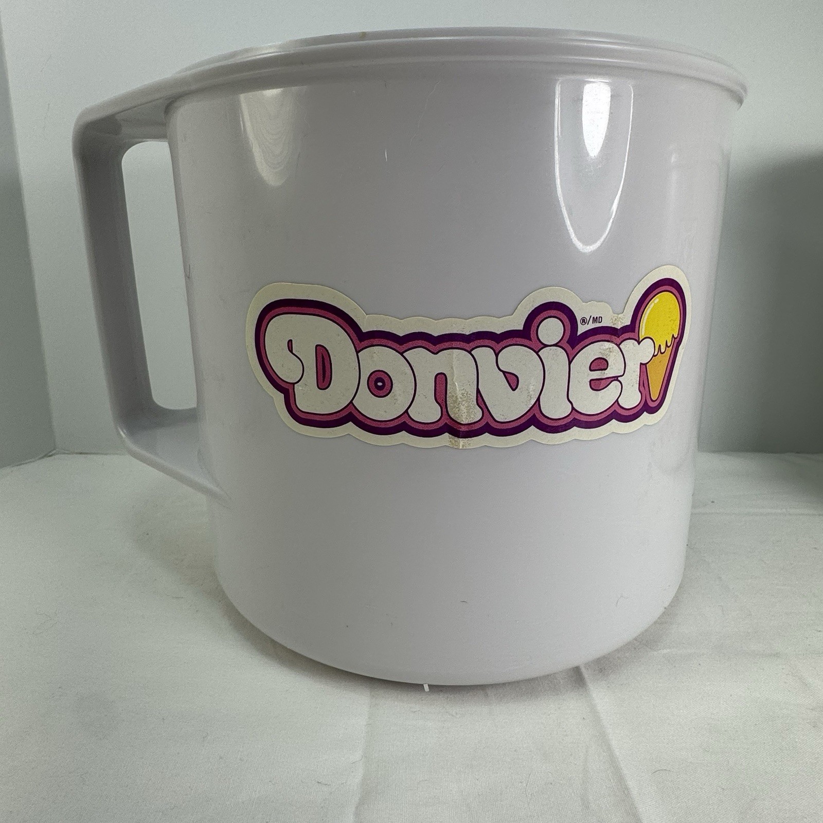 Vintage DONVIER 1.4 Qt Ice Cream Maker Chillfast Manual Crank W/Box Canada