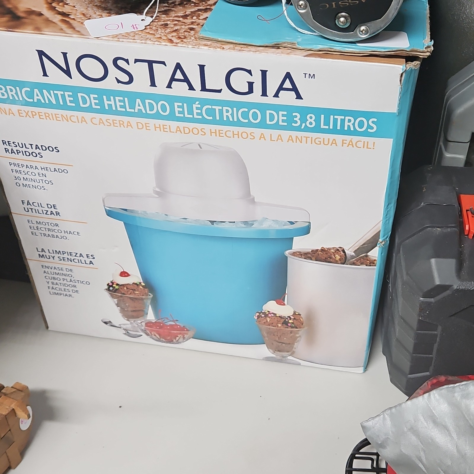 Nostalgia Electric Ice Cream Maker 3.8L 50W 120V Blue/White w/ Bucket Lid