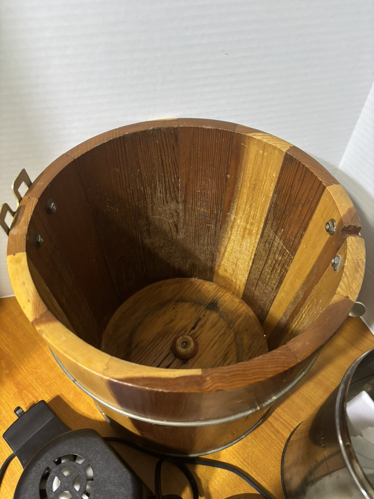 Ice Cream Freezer 4 Quart Model 78 Richmond Cedar 120 Volt Works VINTAGE
