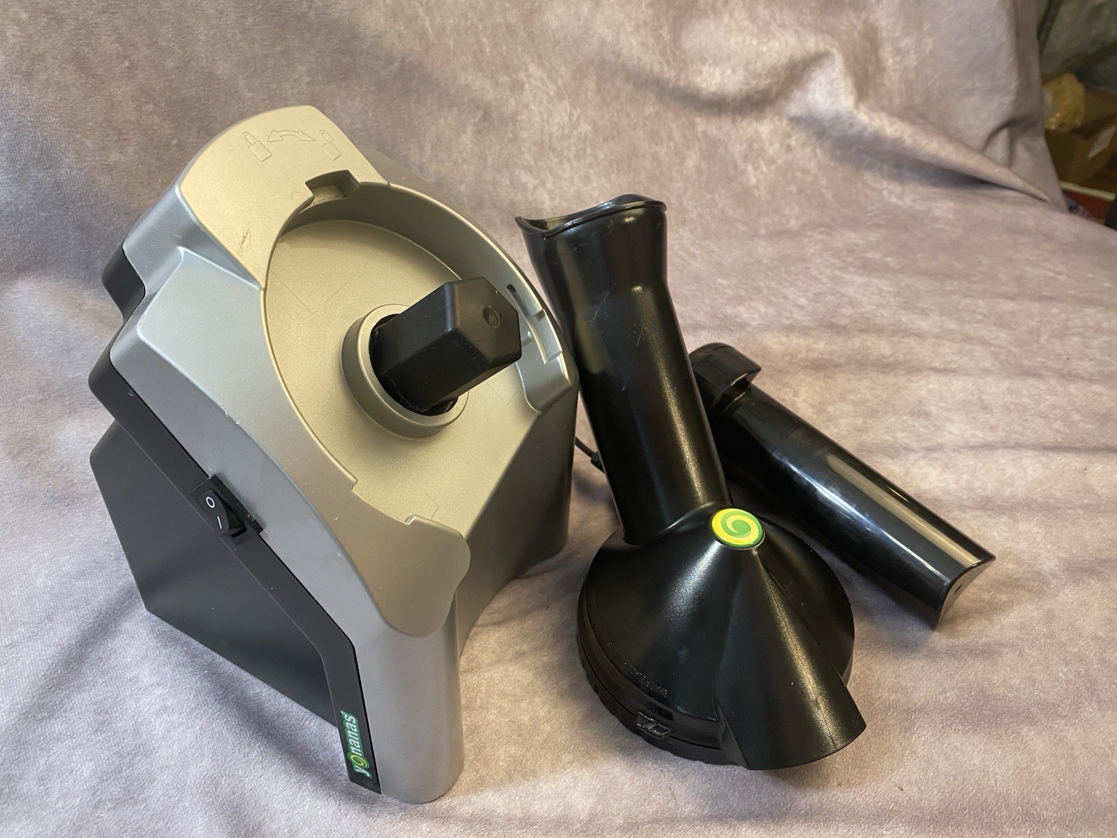 Dole Yonanas Deluxe Ice Cream Frozen Yogurt Treat Maker Model 901 Scratched