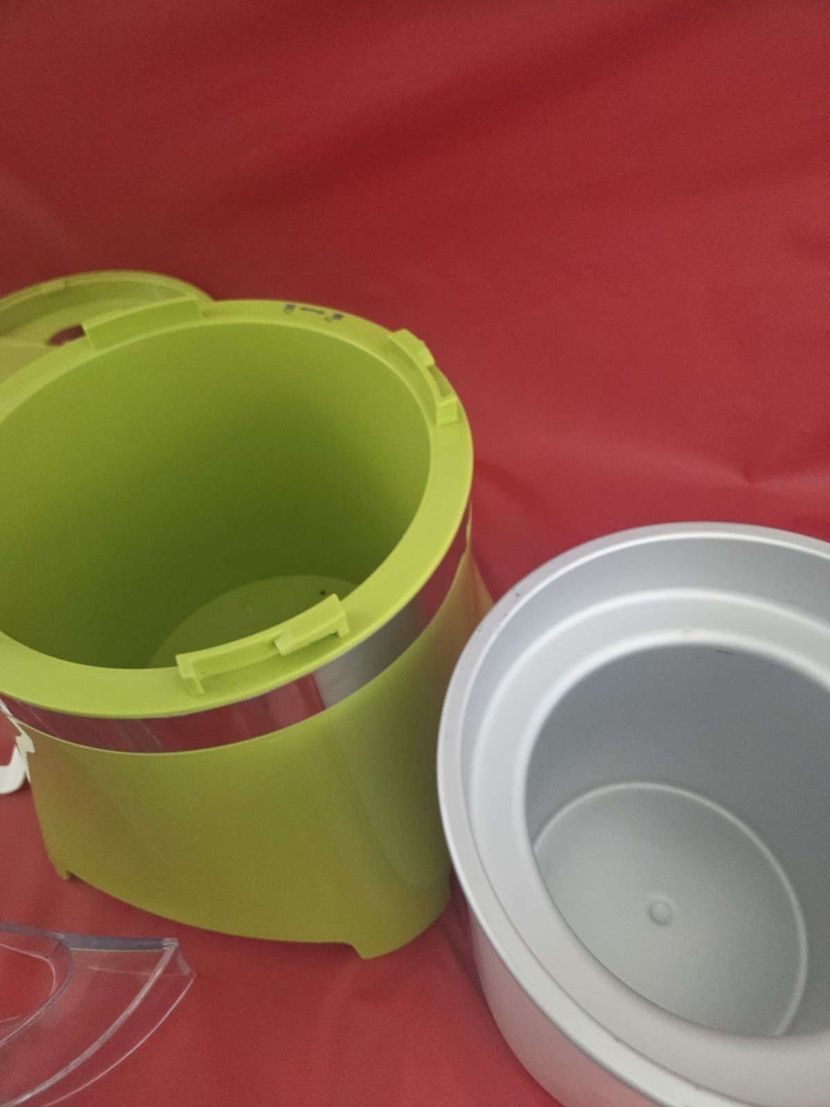 Oster Ice Cream Frozen Yogurt Sorbet Dessert Maker 1.5 Quarts Green