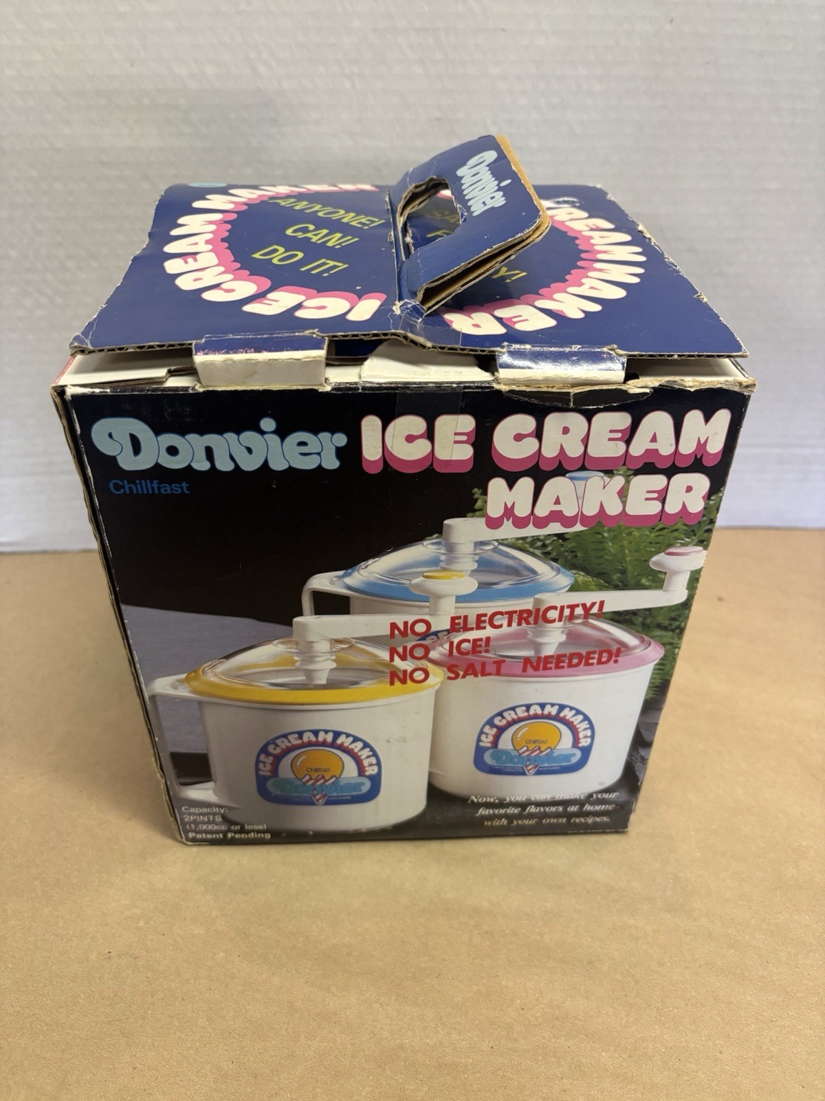 Vintage Donvier Chill-Fast 2 Pint ICE CREAM MAKER – Hand-Cranked (BLUE RIM)