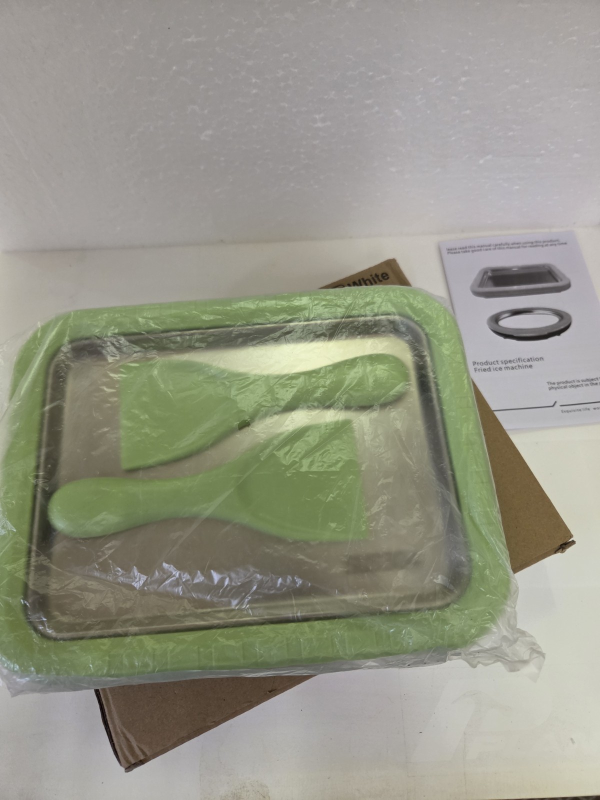 Instant Ice Cream Maker SUS304 Stainless Steel Tray, 2 Green Spatulas, Manual