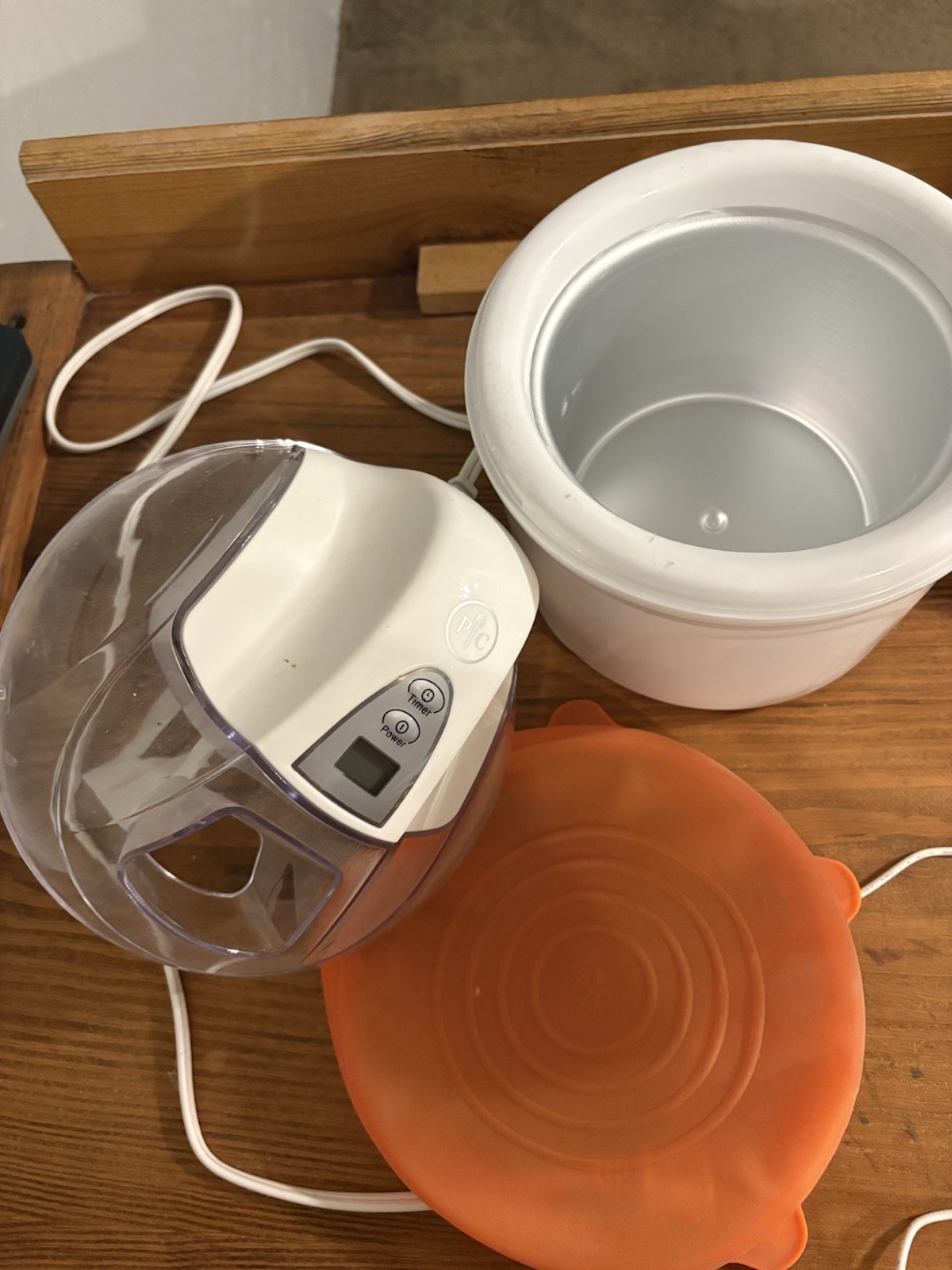 Pampered Chef Electric Ice Cream Maker 1.5 qt Freezer Bowl Timer Lid White