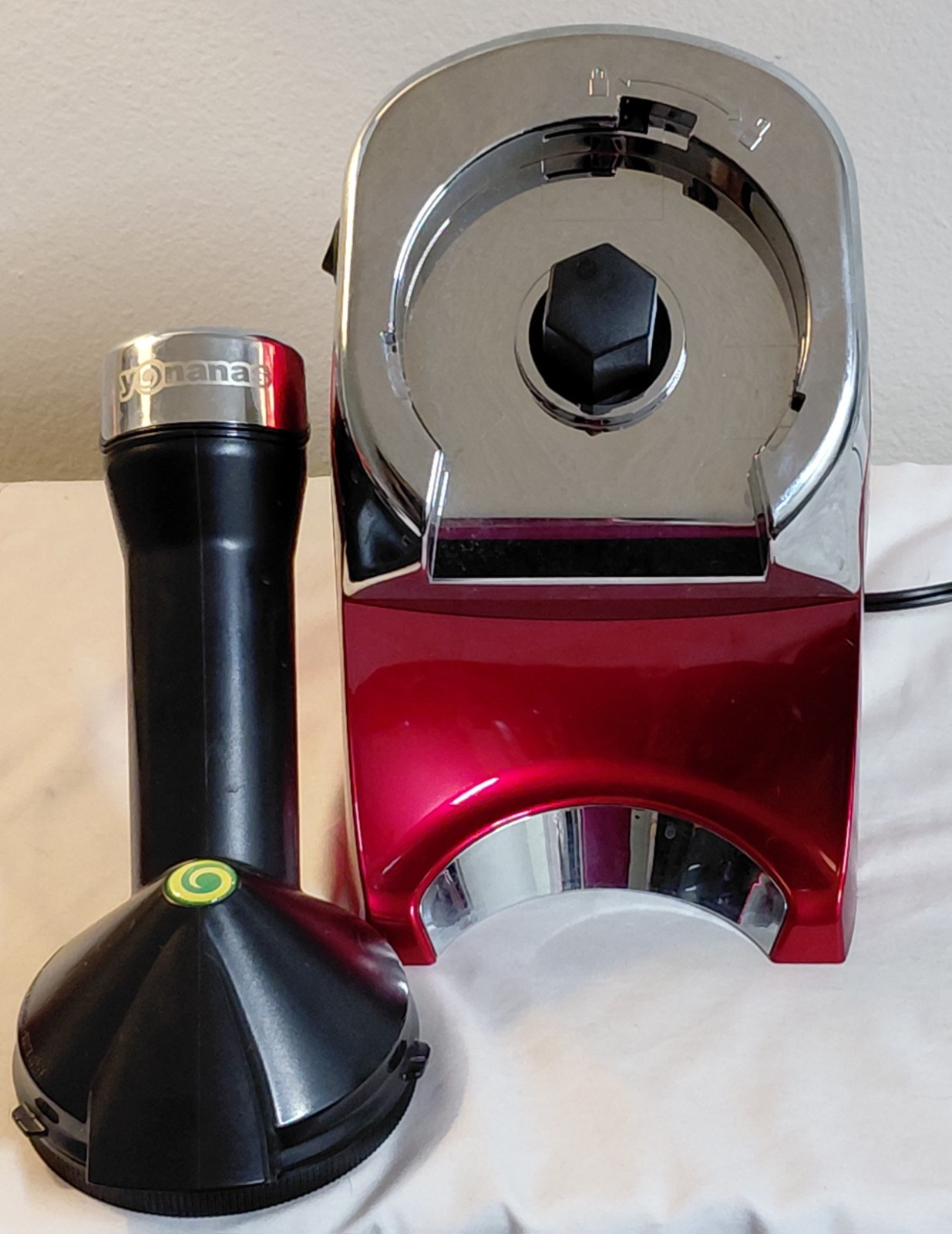 Yonanas Deluxe Frozen Fruit Soft Serve Dessert Maker Red Chrome 200W Tested