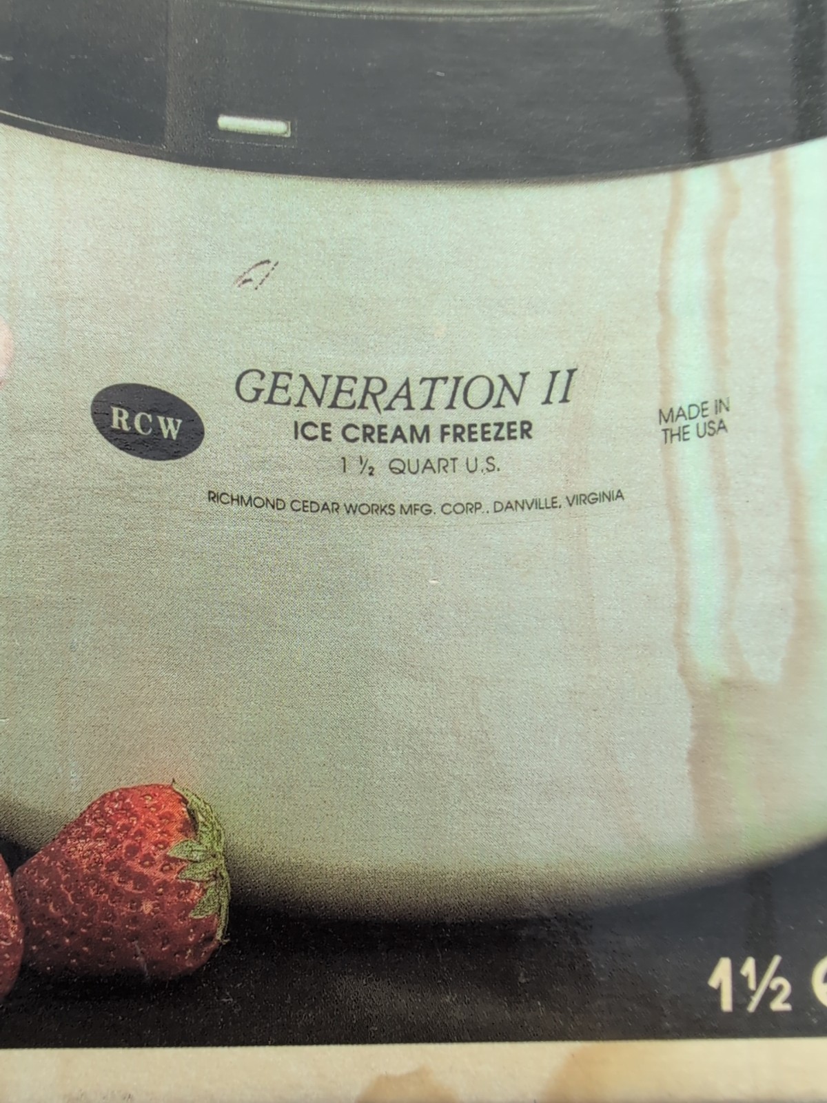 Richmond Cedar Works Generation II 1.5 Quart Ice Cream Freezer with Box. NEW.