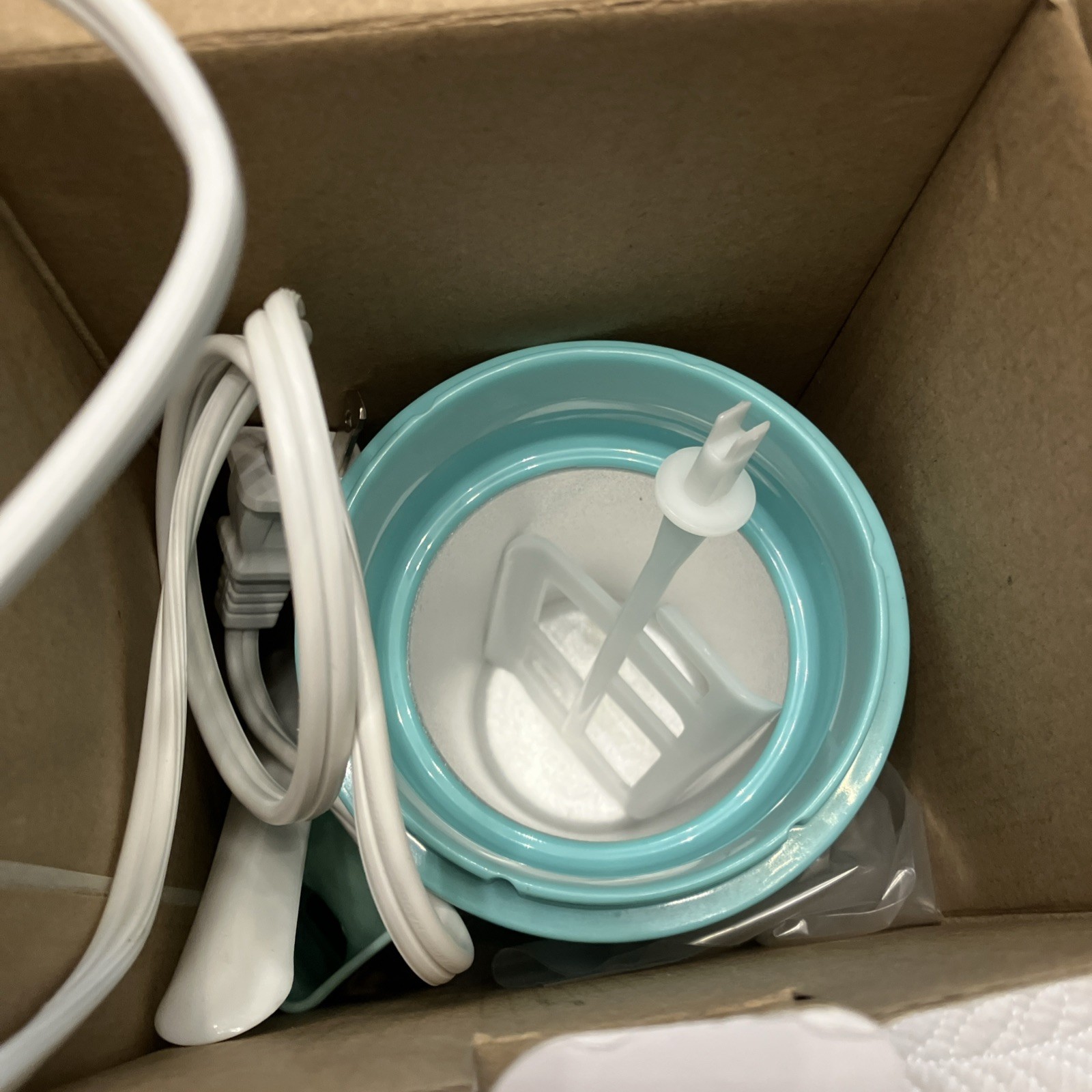 DASH My Pint Ice Cream Maker in Aqua