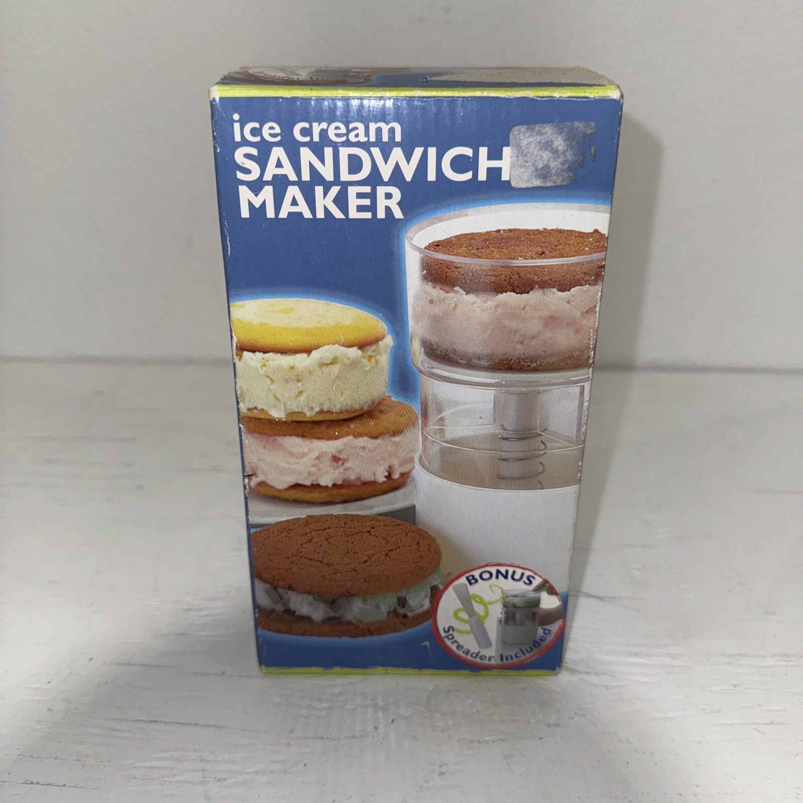 New Ice Cream Sandwich Maker & Spreader White (Box Damaged)