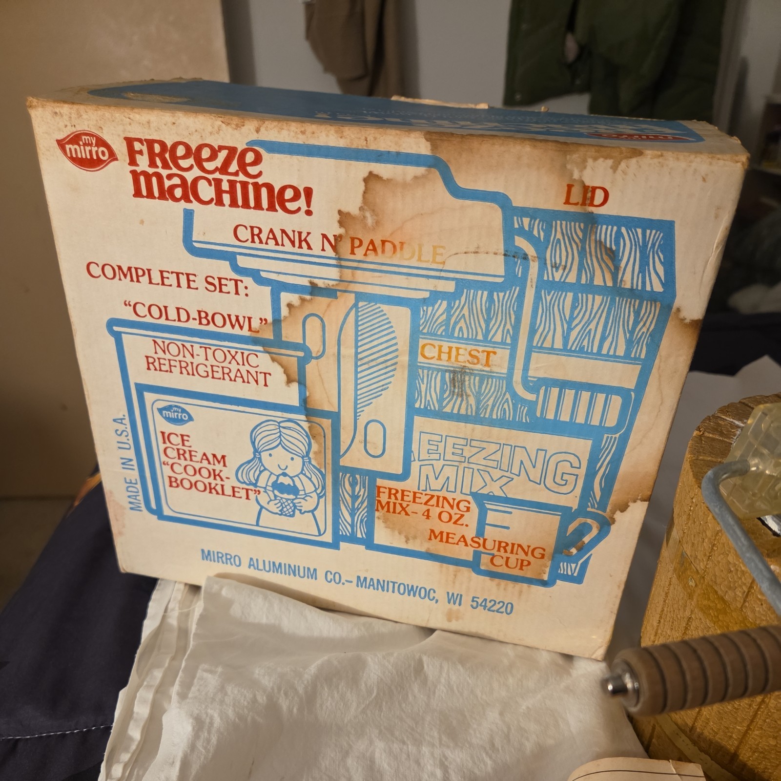 Vintage Mirro Freeze Machine T-3310 Hand Crank Ice Cream Maker w/ Box