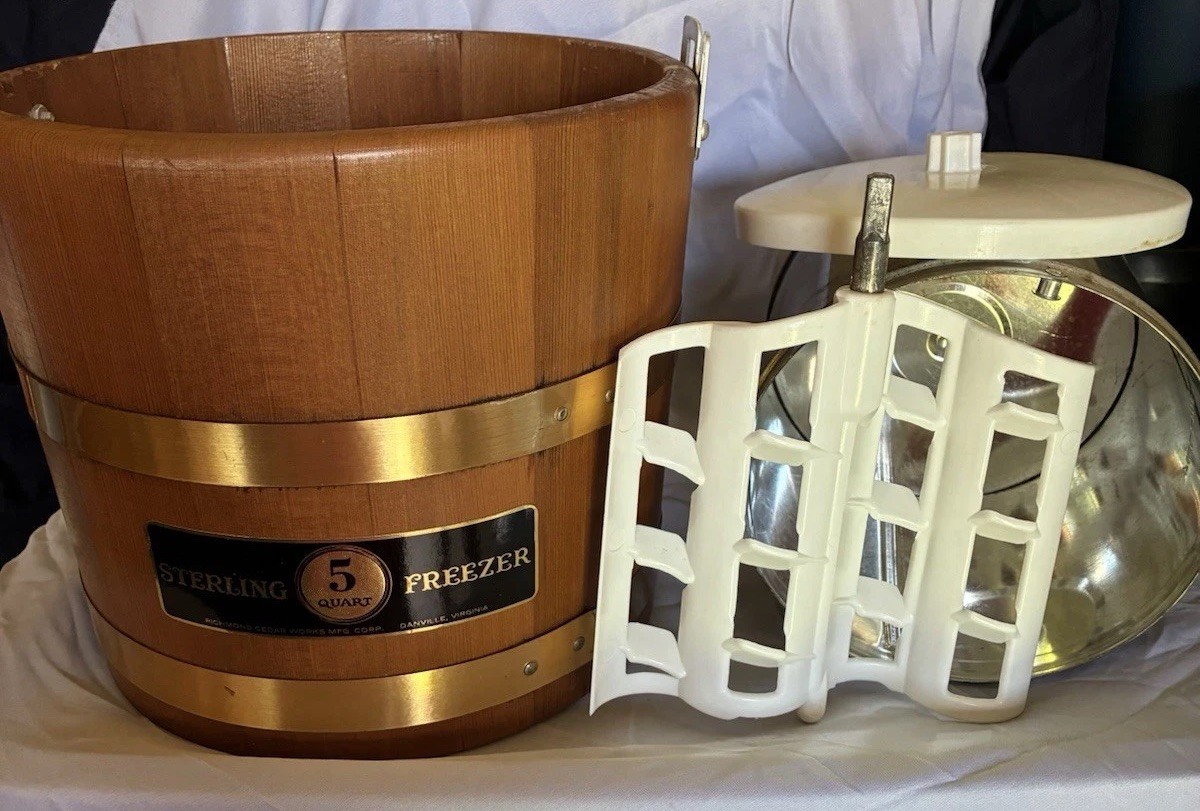 Vintage Sterling Ice Cream Freezer 5 Qt Wood Bucket RCW Model 165A