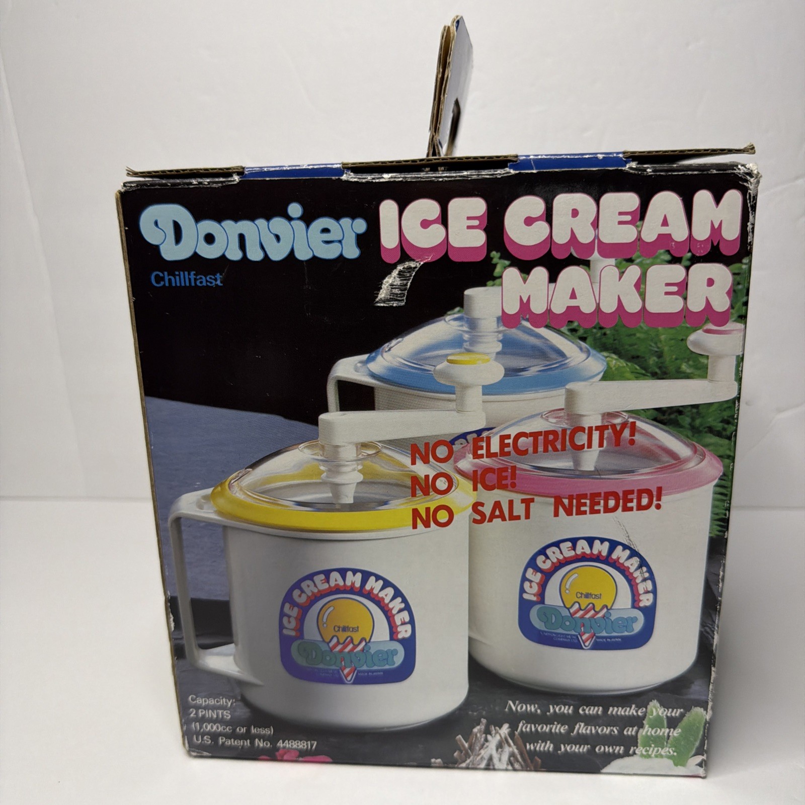 Donvier Chillfast Ice Cream Maker Vintage, 2 Pints/1 Quart, Blue Rim W/Box