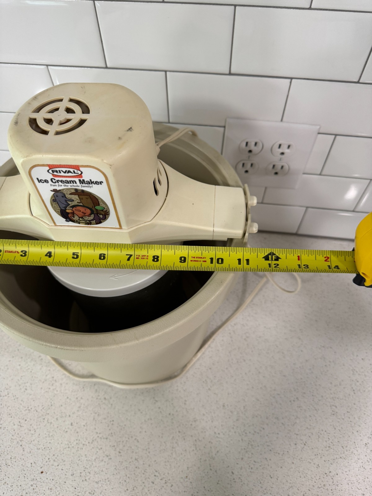 Vintage Rival Electric Ice Cream Maker Model 8401 – complete, works great!