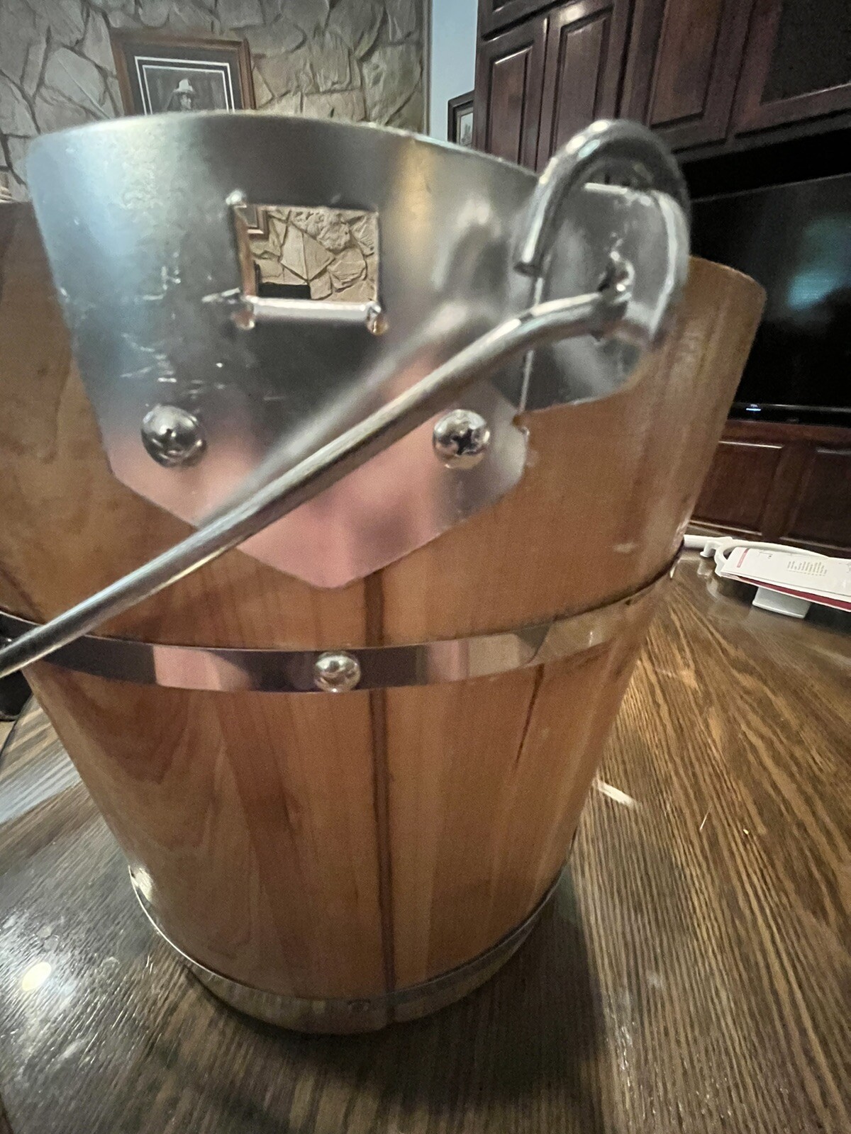 Elite Gourmet EIM-502 4 Quart Vintage Replacement Wood Bucket W/ Handle & Latch