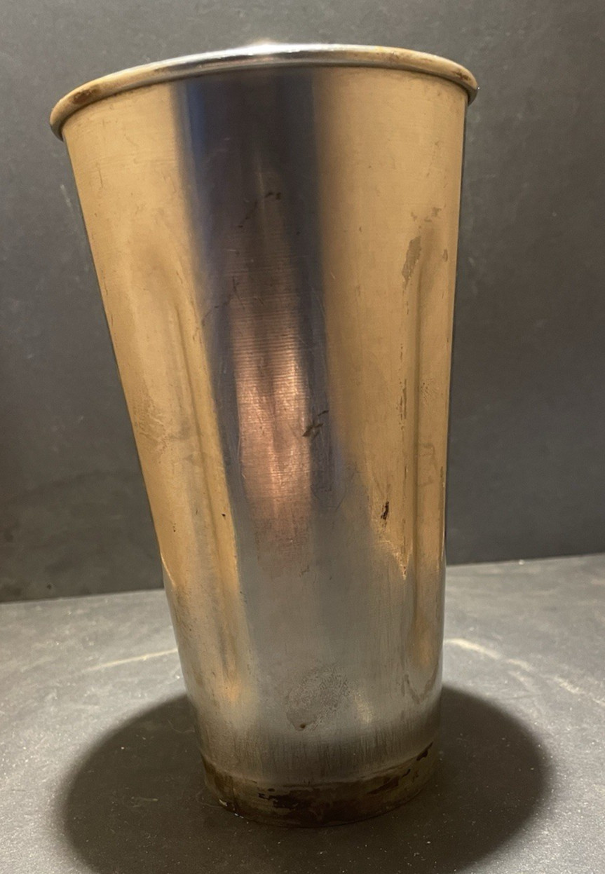 Milkshake mixing cup with open bottom