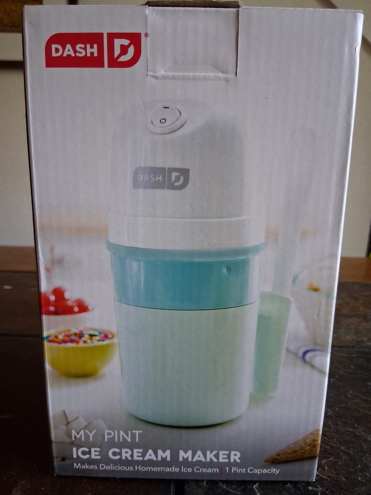 Ice Cream Yogurt Maker Dash 1 Pint Sundae Ice Chill Churn Delicious Homemade NIB