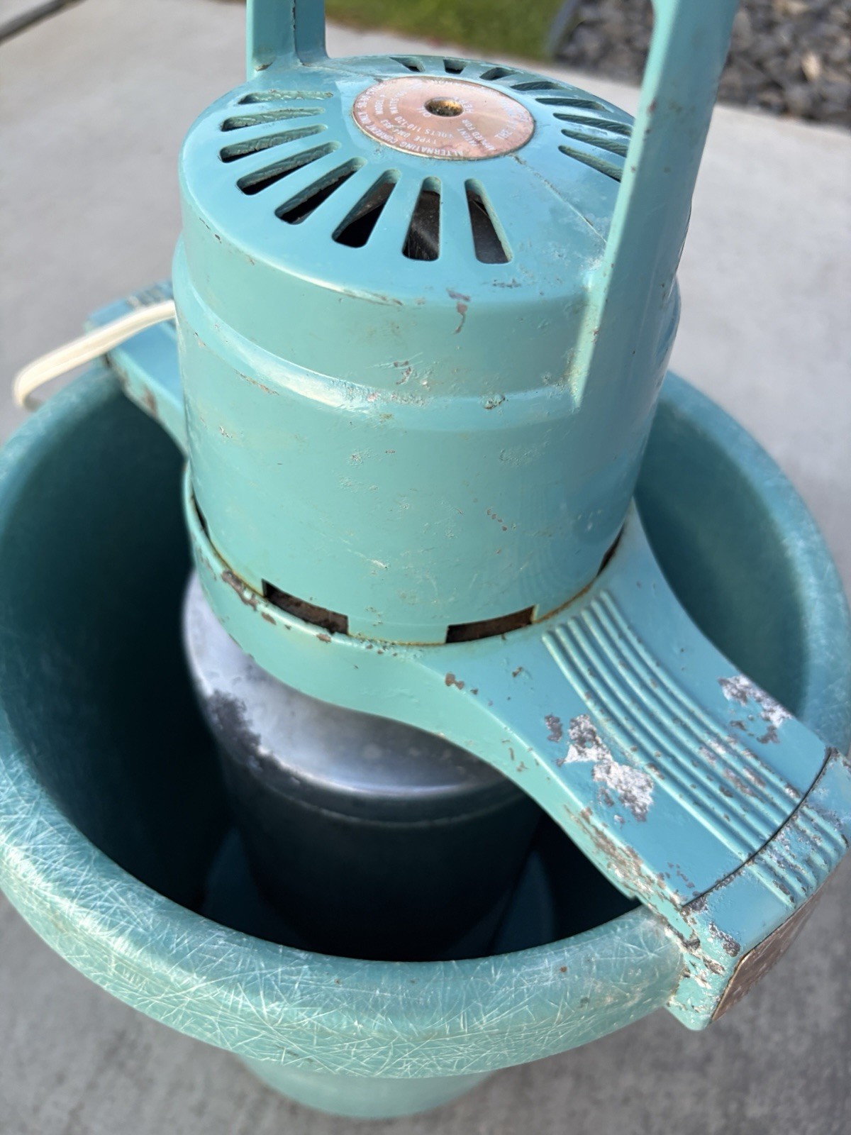DeLuxe Electric Ice Cream Maker D144-953 Blue Bucket Motor Base 160W 110-120V
