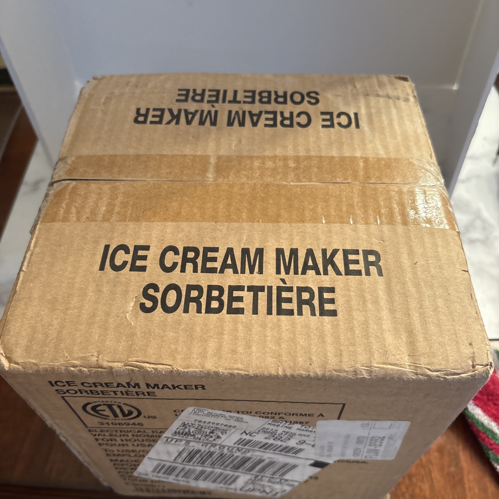 NEW AVON 1 QUART. ICE CREAM MAKER F3098871