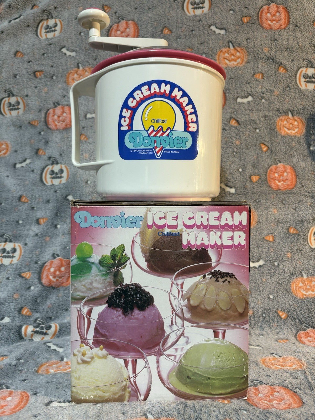 DONVIER CHILLFAST ICE CREAM MAKER 1 QUART – 2 pints – Blue RIM – Made in Japan