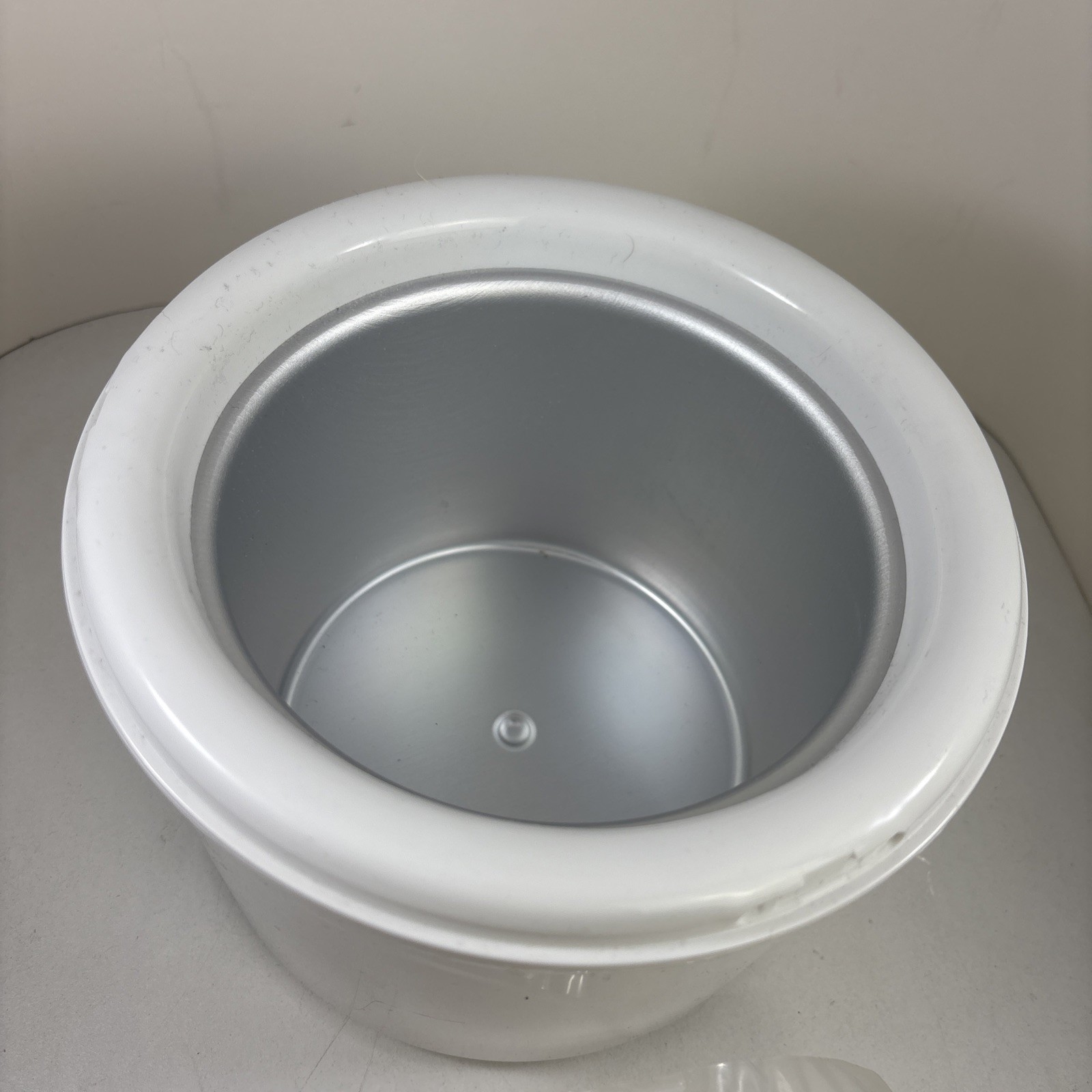 Pampered Chef 1534 Ice Cream Maker Freezer Bowl w Orange Silicone Lid