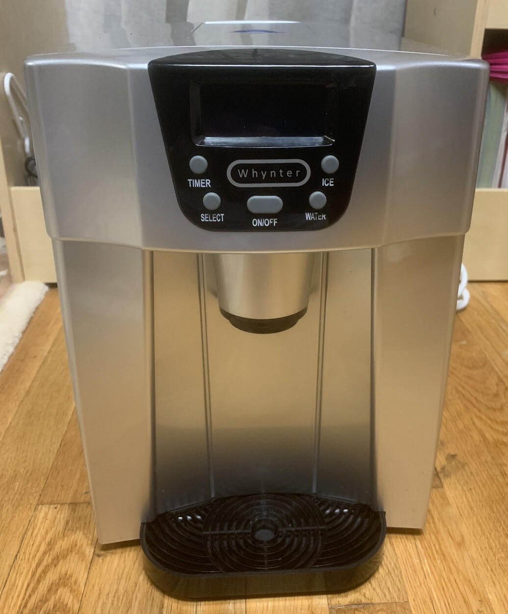 Whynter Compact Portable Ice Maker Countertop Model : IDC-221SC